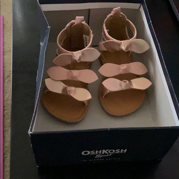 Oshkosh sandals - Picture 5 of 6